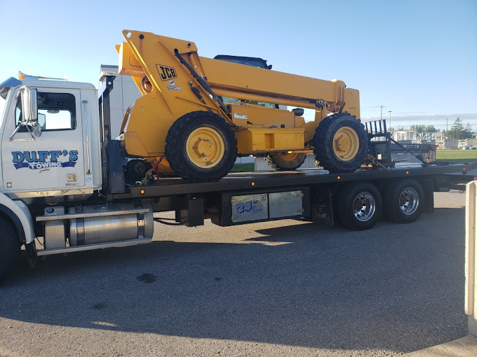 Duff's Towing at work