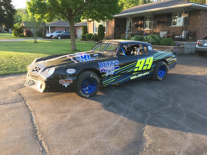 Local race car sponsored by Duff's Towing